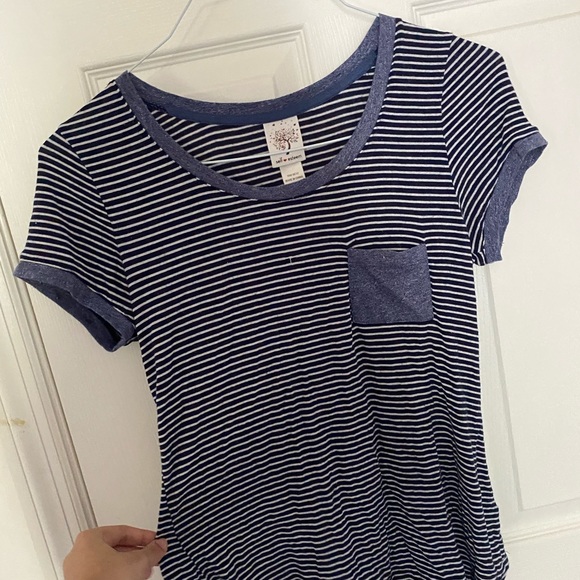 soft striped tee - Picture 4 of 4